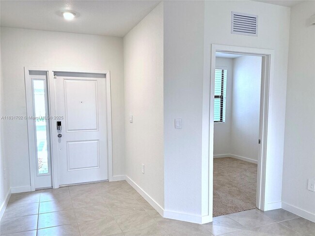 1484 NE 3rd Ave in Florida City, FL - Building Photo - Building Photo