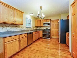 8095 Chapel Stone Rd in Columbus, OH - Building Photo - Building Photo