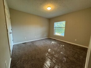 365-425 Darby Creek Rd in Lexington, KY - Building Photo - Building Photo