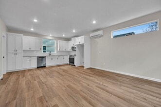 2764 Crater Ln in Newberg, OR - Building Photo - Building Photo