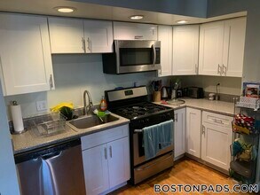 108 Central St in Somerville, MA - Foto de edificio - Building Photo