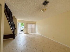 9784 NW 14th St in Coral Springs, FL - Building Photo - Building Photo