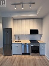 1660 Bloor St W in Toronto, ON - Building Photo - Building Photo