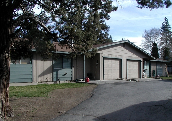 11 SE Truman Ave in Bend, OR - Building Photo