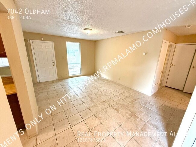 7042 Oldham Dr in San Antonio, TX - Building Photo - Building Photo
