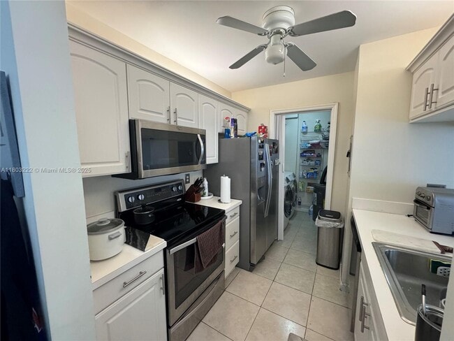 property at 2734 N Nob Hill Rd