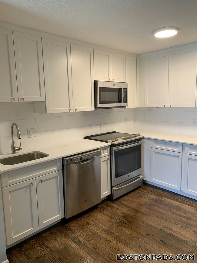 50 Evergreen St in Boston, MA - Building Photo - Building Photo