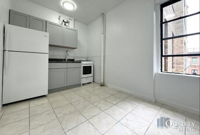 95 Cabrini Blvd in New York, NY - Building Photo - Building Photo