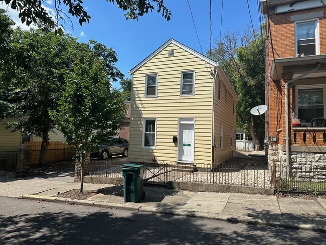 property at 318 Emming St