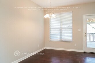 10204 Thomas Ln in Dripping Springs, TX - Foto de edificio - Building Photo
