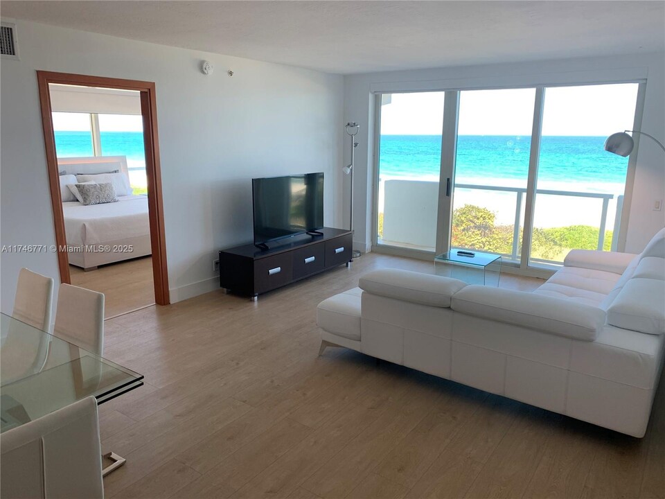 9499 Collins Ave, Unit 501 in Surfside, FL - Building Photo