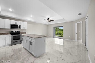 608 Alabama Rd S in Lehigh Acres, FL - Building Photo - Building Photo