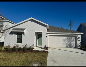2150 Green Valley St in Daytona Beach, FL - Building Photo - Building Photo