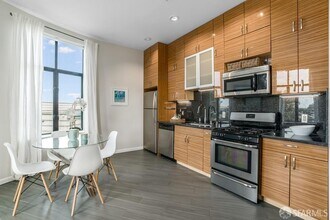 3801 San Pablo Ave in Emeryville, CA - Building Photo - Building Photo