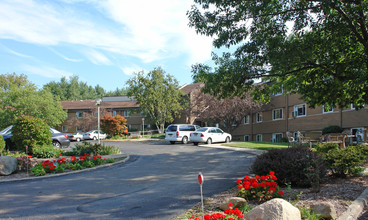 Menwa Apartments in Wadsworth, OH - Building Photo - Building Photo