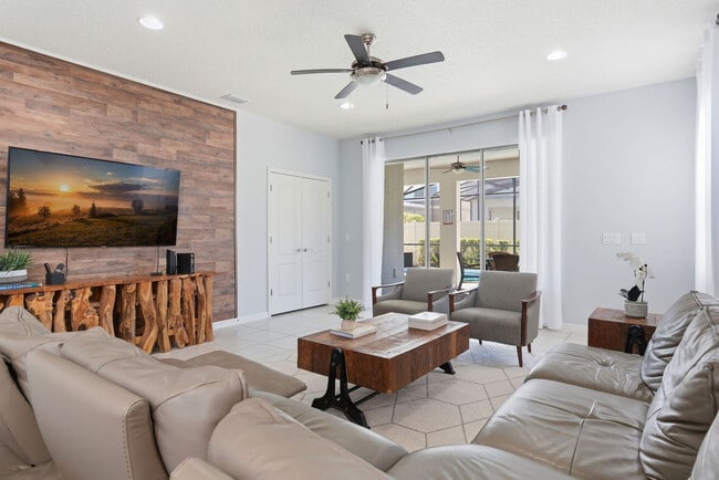 property at 8914 Zurich Ln