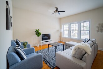2989 N Lawndale Ave in Chicago, IL - Building Photo - Building Photo