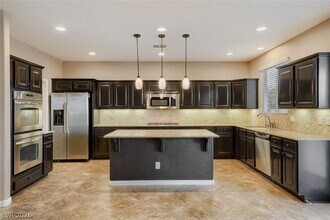 6928 Benson Ferry St in Las Vegas, NV - Building Photo - Building Photo