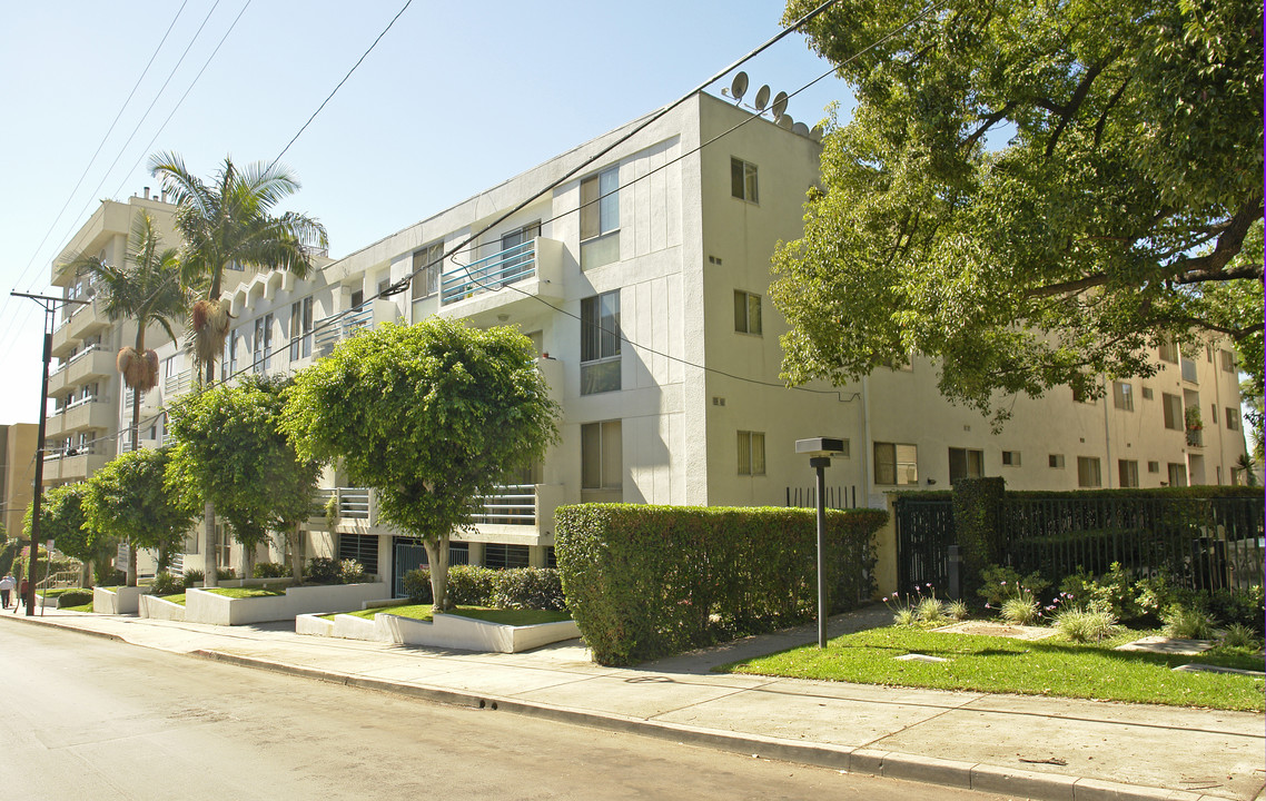Fuller Apartments in Los Angeles, CA - Foto de edificio
