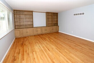 12901 Fernway Ln in Creve Coeur, MO - Building Photo - Building Photo
