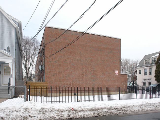 180 Bond St in Hartford, CT - Building Photo - Building Photo