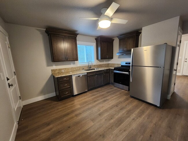 843 9th Ave in Sacramento, CA - Building Photo - Building Photo