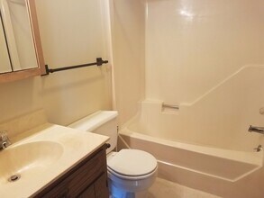 3015 W Newport Rd in Ronks, PA - Building Photo - Building Photo