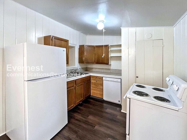 110 W Cheyenne Rd in Colorado Springs, CO - Foto de edificio - Building Photo