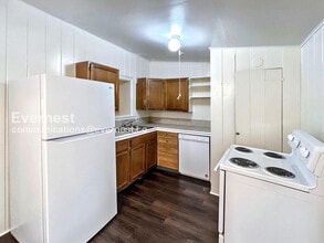 110 1/2 W Cheyenne Rd in Colorado Springs, CO - Foto de edificio - Building Photo