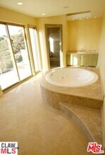 723 Latigo Canyon Rd in Malibu, CA - Building Photo - Building Photo