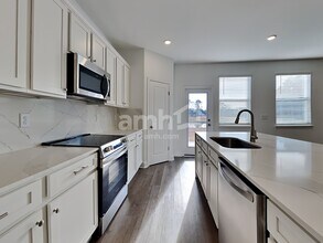 622 Old Trolley Rd in Summerville, SC - Foto de edificio - Building Photo