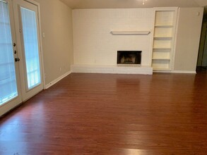 1006 Poppets Way in Crosby, TX - Building Photo - Building Photo