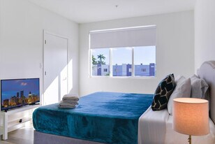 171 NW 158th St in Miami, FL - Building Photo