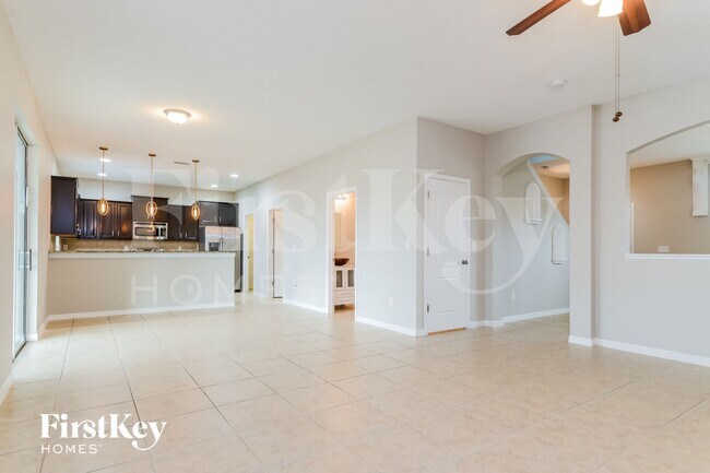 534 Vista Ridge Dr in Ruskin, FL - Foto de edificio - Building Photo