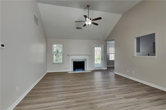 4642 Devencrest Ln in Buford, GA - Building Photo - Building Photo