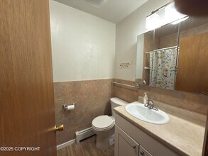2603 Juneau St in Anchorage, AK - Building Photo - Building Photo