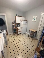 1697 Cambridge St, Unit 7 in Cambridge, MA - Building Photo