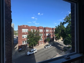 7436 S Colfax Ave in Chicago, IL - Building Photo - Building Photo