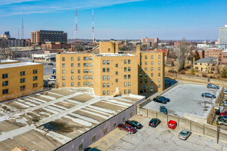 The Avenue apartments in Omaha, NE - Foto de edificio - Building Photo