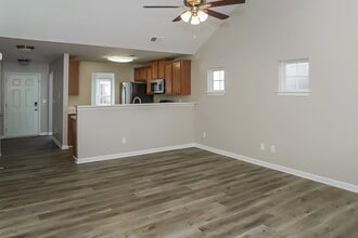550 Hill Crest Cir in Hiram, GA - Building Photo - Building Photo