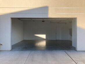 9625 Gilespie St, Unit A in Las Vegas, NV - Building Photo - Building Photo