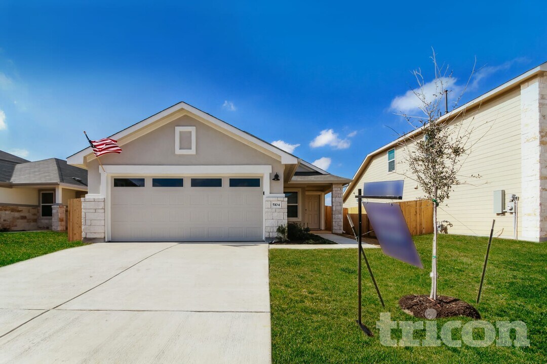 5104 Saddle Clb Dr in Georgetown, TX - Foto de edificio