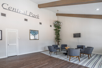 Central Park Apartments in Victoria, TX - Foto de edificio - Interior Photo