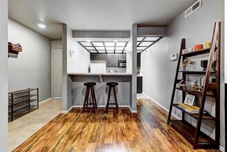 901 NW 7th St, Unit 106 in Oklahoma City, OK - Building Photo - Building Photo