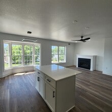 209 W Jefferson St in Winterset, IA - Building Photo - Building Photo