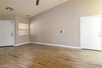 8688 Little Fox St in Las Vegas, NV - Building Photo - Building Photo