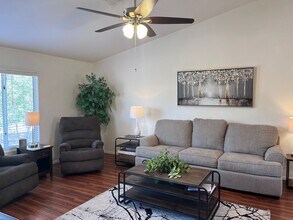 10304 W Marymont Pl in Las Vegas, NV - Building Photo - Building Photo