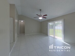 2901 Bedford St in Deltona, FL - Building Photo - Building Photo