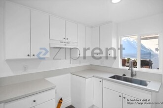 12313 Lakewood Blvd in Downey, CA - Building Photo - Building Photo