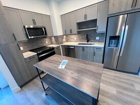 175 NW 31st St, Unit C2 in Miami, FL - Building Photo